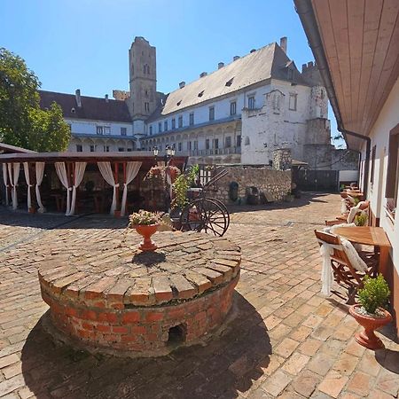 Zamecky Penzion Rotunda Břeclav エクステリア 写真